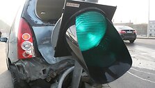 Vilniuje vėl nuverstas &scaron;viesoforas