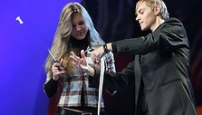 Paskutinįjį lapkričio sekmadienio vakarą vyko trečiasis TV3 projekto &bdquo;Lietuvos talentai&ldquo; pusfinalis. Vilniaus Ūkio banko teatro arenos scenoje pasirodė dar vienas dalyvių de&scaron;imtukas. Žiūrovai ir komisija į finalą i&scaron;siuntė vadinamuosius trikerius &bdquo;Kaprex&ldquo; ir breikerius &bdquo;Real time modify&ldquo; i&scaron; &Scaron;iaulių.