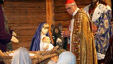 Kardinolas Audrys Juozas Bačkis lanko prakartėlę 