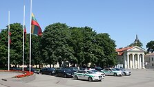 Prie prezidentūros