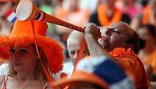 Vilniečiai stebi futbolo čempionato finalą