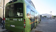 Spalio 5-11 dienomis Vilniaus gatvėmis važinėja naujausias &Scaron;vedijos gamintojų elektra ir dyzelinu varomas hibridinis autobusas &bdquo;Volvo&ldquo;.