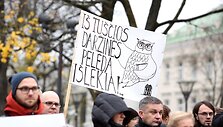 Mokslininkų piketas prie Vyriausybės