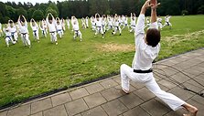 &Scaron;e&scaron;tadieniais į Vingio parką kviečiami visi, norintys i&scaron;mėginti bėgimą, jogą, karate, riedučius ar tiesiog pasivaik&scaron;čioti. 