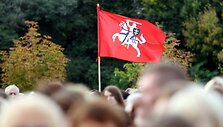 Lenkų protesto mitingas prie Lietuvos respublikos Seimo