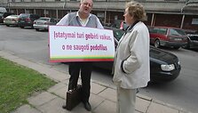 D.Kedžio sekėjų piketas prie teismo rūmų