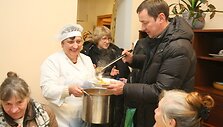 Atnaujintoje valgykloje &ndash; pirmi pietūs