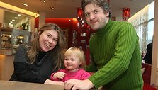 &bdquo;Teatriuko&ldquo; aktoriai Dalia Mikoliūnaitė ir Žilvinas Ramanauskas su dukrele 