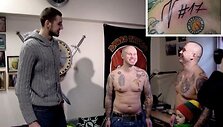 Brolių i&scaron; Latvijos Naurio ir Normunds nugaras papuo&scaron;ė krep&scaron;ininko Jono Valančiūno para&scaron;as