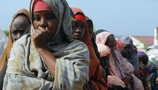 Afriką alinanti sausra privertė milijonus žmonių palikti savo namus.