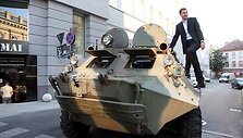 Meras Artūras Zuokas meta i&scaron;&scaron;ūkį neleistinose vietoje automobilius statantiems žmonėms