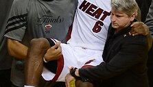 LeBronas Jamesas buvo i&scaron;ne&scaron;tas i&scaron; aik&scaron;telės