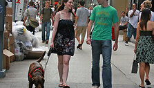 Anne Hathaway su broliu