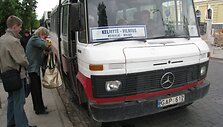 Kai kurių autobusų mar&scaron;rutų pavadinimai lietuvių ir lenkų kalbomis atrodo visi&scaron;kai skirtingi &ndash; tarkime, Kelmytė lenkų kalba vadinama Kowalki.