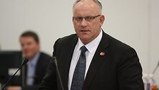 Vilniaus savivaldybės naujokas J.Pinskus kol kas dar pratinasi prie vicemero pareigų.