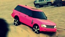 Rožinis &bdquo;Range Rover&ldquo; neįveikė kopos