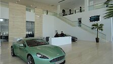 &bdquo;Aston Martin&ldquo; prekybos salonas &Scaron;anchajuje