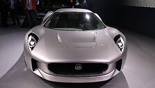 Paryžius. &bdquo;Jaguar C&ndash;X75&ldquo;