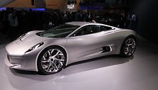 Paryžius. &bdquo;Jaguar C&ndash;X75&ldquo;