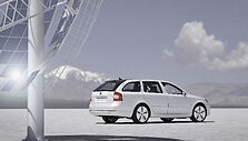 Paryžius. &bdquo;&Scaron;koda Octavia Green E&ldquo;