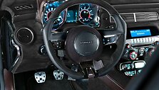 Prabangus &bdquo;Chevrolet Camaro&ldquo; interjeras. Bulgari&scaron;kai
