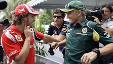 Malaizijos GP: trasoje konkurentai, už trasos &ndash; draugai