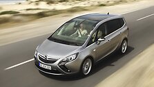 &bdquo;Opel Zafira Tourer&ldquo; bus gaminama greta klasikinės &bdquo;Zafira&ldquo;