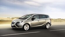&bdquo;Opel Zafira Tourer&ldquo; bus gaminama greta klasikinės &bdquo;Zafira&ldquo;