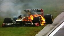 Užsidegęs Nicko Heidfeldo &bdquo;Renault&ldquo; bolidas