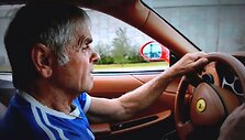 Nicko tėtis vairuoja savo dovaną - &bdquo;Ferrari 360&ldquo;
