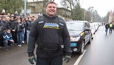 Žydrūnas Savickas pasiekė Guinnesso rekordą &ndash; patempė 20 automobilių