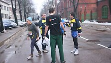 Varžybų dalyviai atgauna kvapą. 
