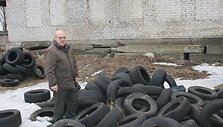 Pernai Klaipėdoje užregistruoti 62 pažeidimai, susiję su atliekų, tarp jų ir padangų, realizavimu. Pažeidėjams priskaičiuota beveik 30 tūkst. Lt baudų, tačiau padangų krūvos, pasak R.Dužino, mažėja ne visur.