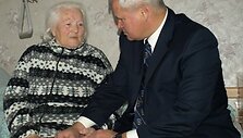 &Scaron;imtametė P.Navickienė sulaukė mero V.Grubliausko dėmesio. 