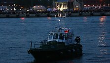 Laivų eismą saugojo vandens policija. 