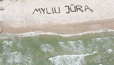 Užpernai Jūrų muziejus kartu su moksleiviais taip prisipažino meilę Pasauliniam vandenynui.