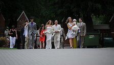 Į bažnyčią atvyko A.irD.Bosai su dukrele ir krik&scaron;tatėviais. 