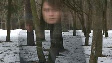 olicijos pareigūnai tikina, kad dauguma Lietuvoje dingstančių žmonių yra surandami, tačiau kartu pateikia faktą, jog maždaug &scaron;imto dingusiųjų ie&scaron;koma jau ilgiau nei penkerius metus. 
