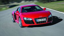 &bdquo;Audi R8 5.2 FSI Quattro&ldquo; &ndash; galingiausias &scaron;eimoje