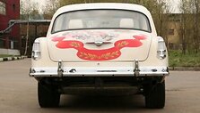 &bdquo;Volga GAZ-21&ldquo; su &bdquo;Porsche Cayenne Turbo&ldquo; varikliu