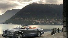 &bdquo;Bentley Azure T&ldquo; &ndash; elegancijos kupinas kabrioletas