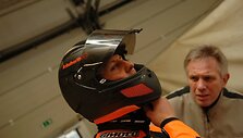 M. Schumacheris padeda kurti motociklininko &scaron;almą