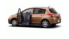 &bdquo;Nissan&ldquo; pristatė atnaujintus &bdquo;Tiida&ldquo; ir &bdquo;Tiida Latio&ldquo;
