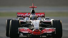 &bdquo;Mercedes&ldquo; įsigys kontrolinį &bdquo;McLaren&ldquo; akcijų paketą?
