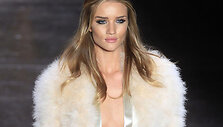 Aktorė Rosie Huntington-Whiteley