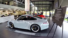 vilniuje-pristatyti-sesi-isskirtiniai-porsche-automobiliai