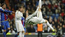Cristiano Ronaldo smūgis per save