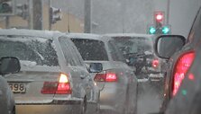 Automobiliai prie &scaron;viesoforo  
