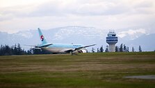 &bdquo;Korean Air&ldquo; lėktuvas Kanados karinėje bazėje