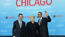 NATO generalinis sekretorius Andersas Foghas Rasmussenas, Lietuvos prezidentė Dalia Grybauskaitė ir JAV prezidentas Barackas Obama